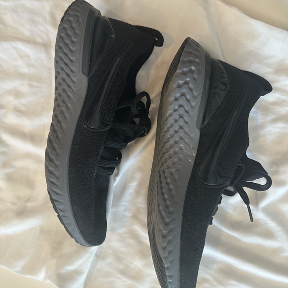 Nike epic react. Men’s running shoes - size 10. Lightly used. - Picture 9 of 12